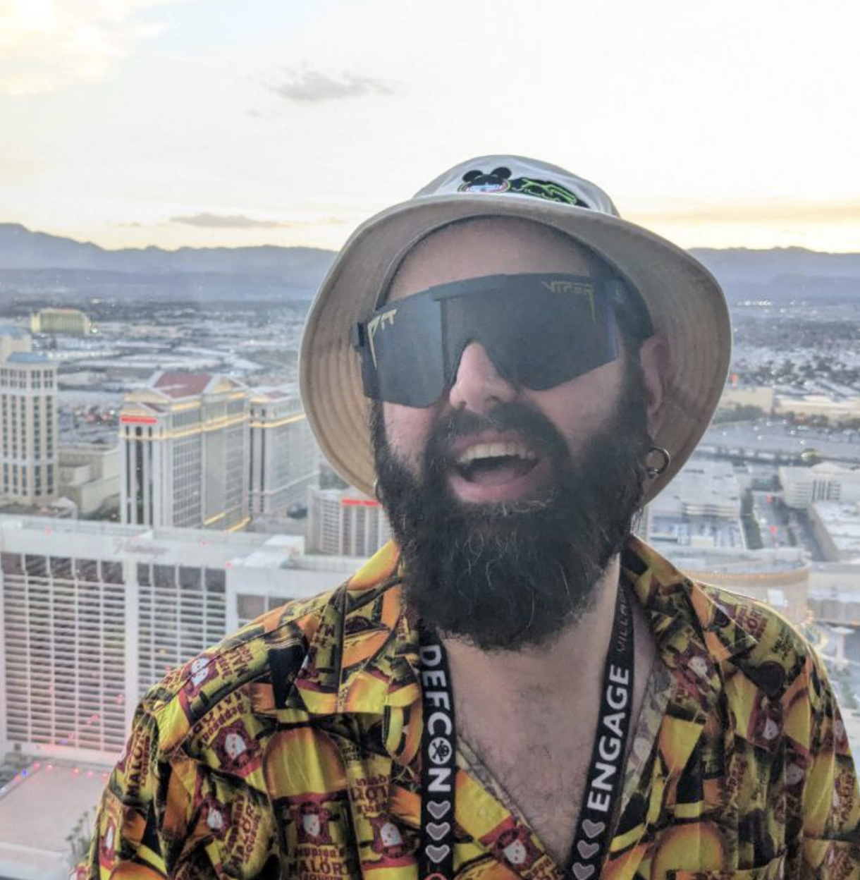 Dennis Pelton headshot